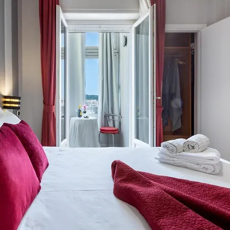 Del Fiore בית הארחה