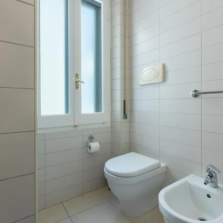 Del Fiore بيت ضيافة