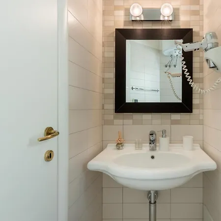 Del Fiore בית הארחה *