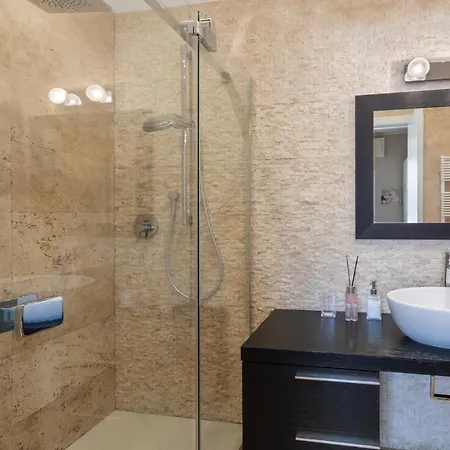 Del Fiore בית הארחה