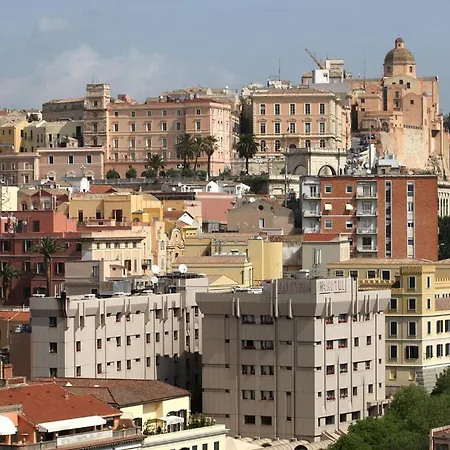 招待所 菲奥里旅馆 卡利亚里